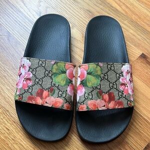GG Blooms Supreme floral slide sandal